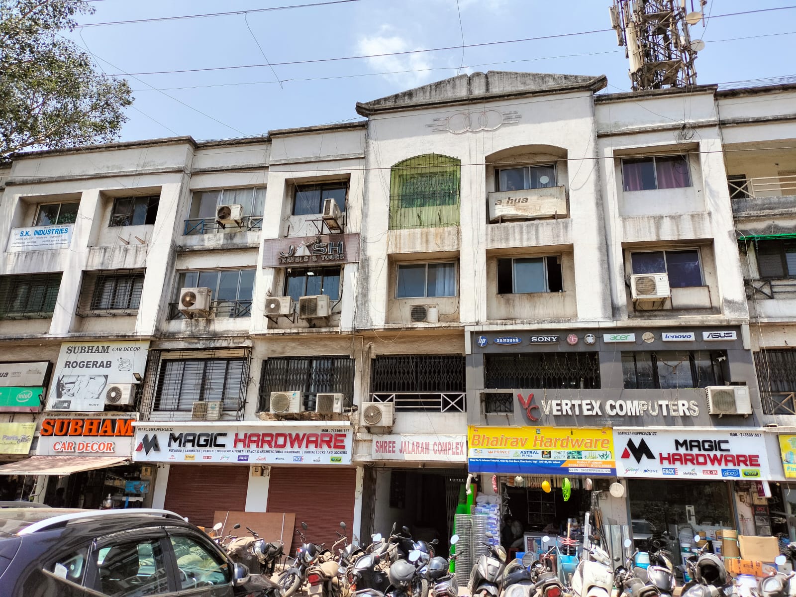 261 square feet Office for sale in Vapi Balitha
