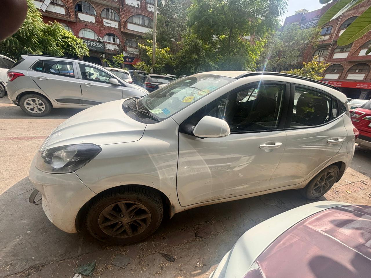 2022 Hyundai Grand i10 NIOS Sportz 1.2 Petrol MT Hatchback 55844 km 4 years for sale in SDMC Parking New Delhi — photo 2