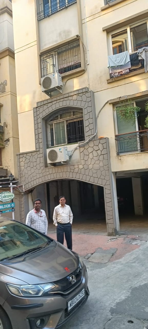 Flat for sale in Teghoria Kolkata
