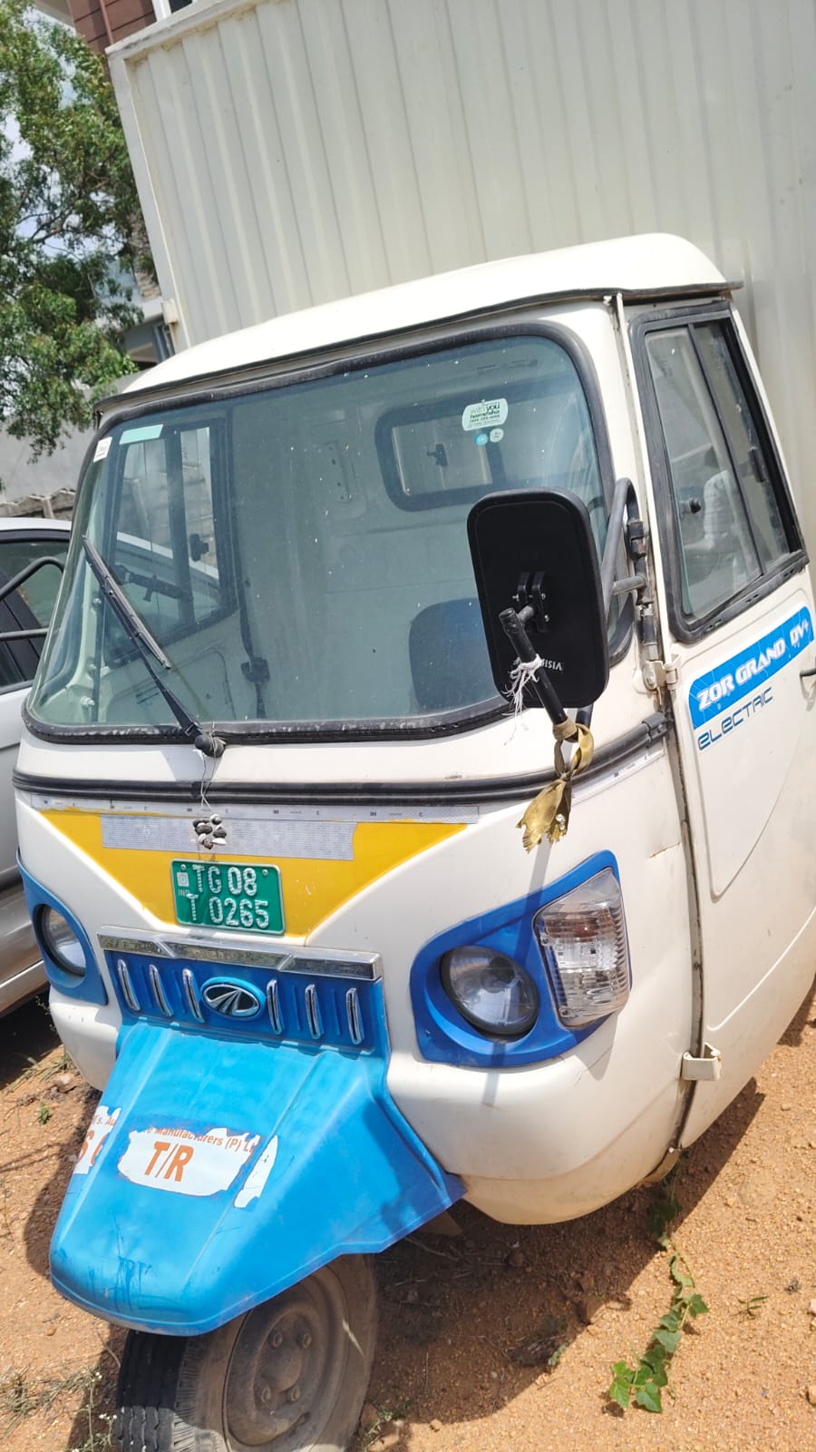 2024 Mahindra Last Mile Mobility Zor Grand Delivery Van Cargo 21000 km 2 years for sale in ASA ASSOCIATES Hyderabad — photo 1