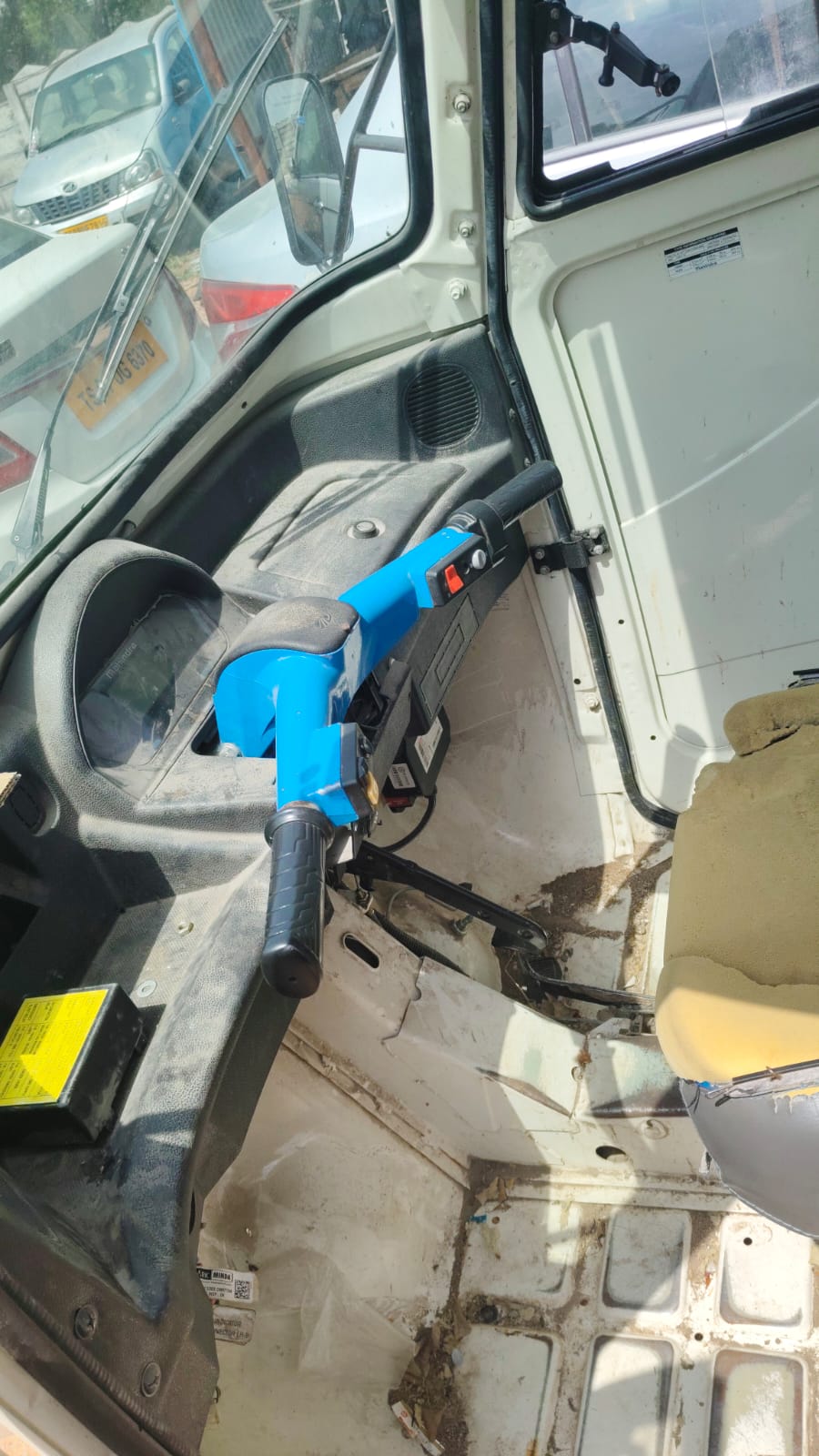 2024 Mahindra Last Mile Mobility Zor Grand Delivery Van Cargo 21000 km 2 years for sale in ASA ASSOCIATES Hyderabad — photo 3