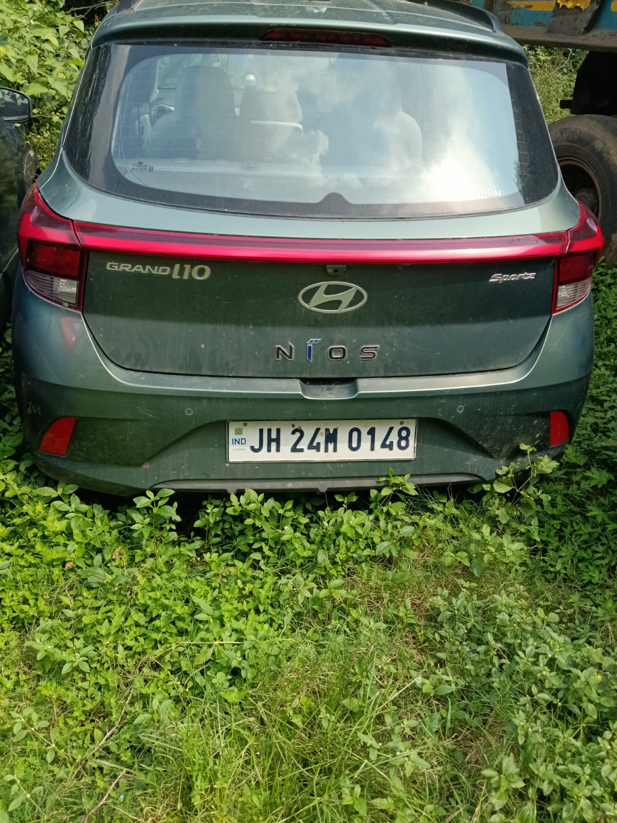 2024 Hyundai Venue E 1.2 Petrol MT Compact SUV 6119 km 2 years for sale in SAKETPURI Hazaribag — photo 2