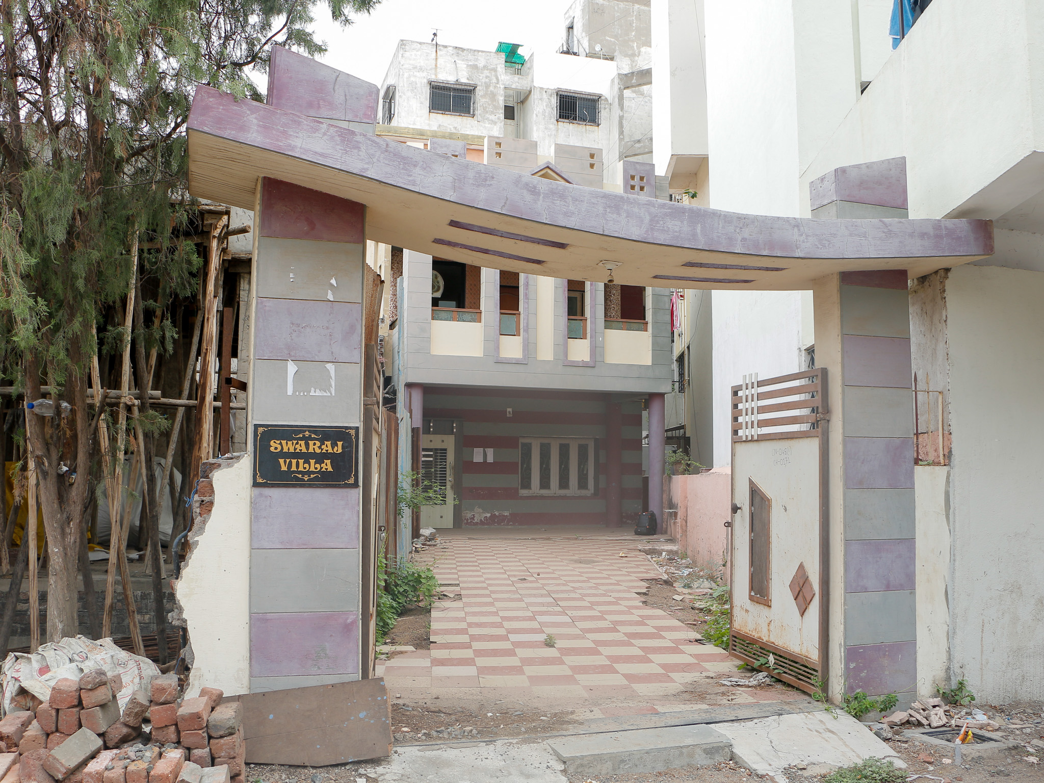 219.66 square meter Bungalow for sale in Oswal Colony Opp Jain Deraser Jamnagar — photo 1