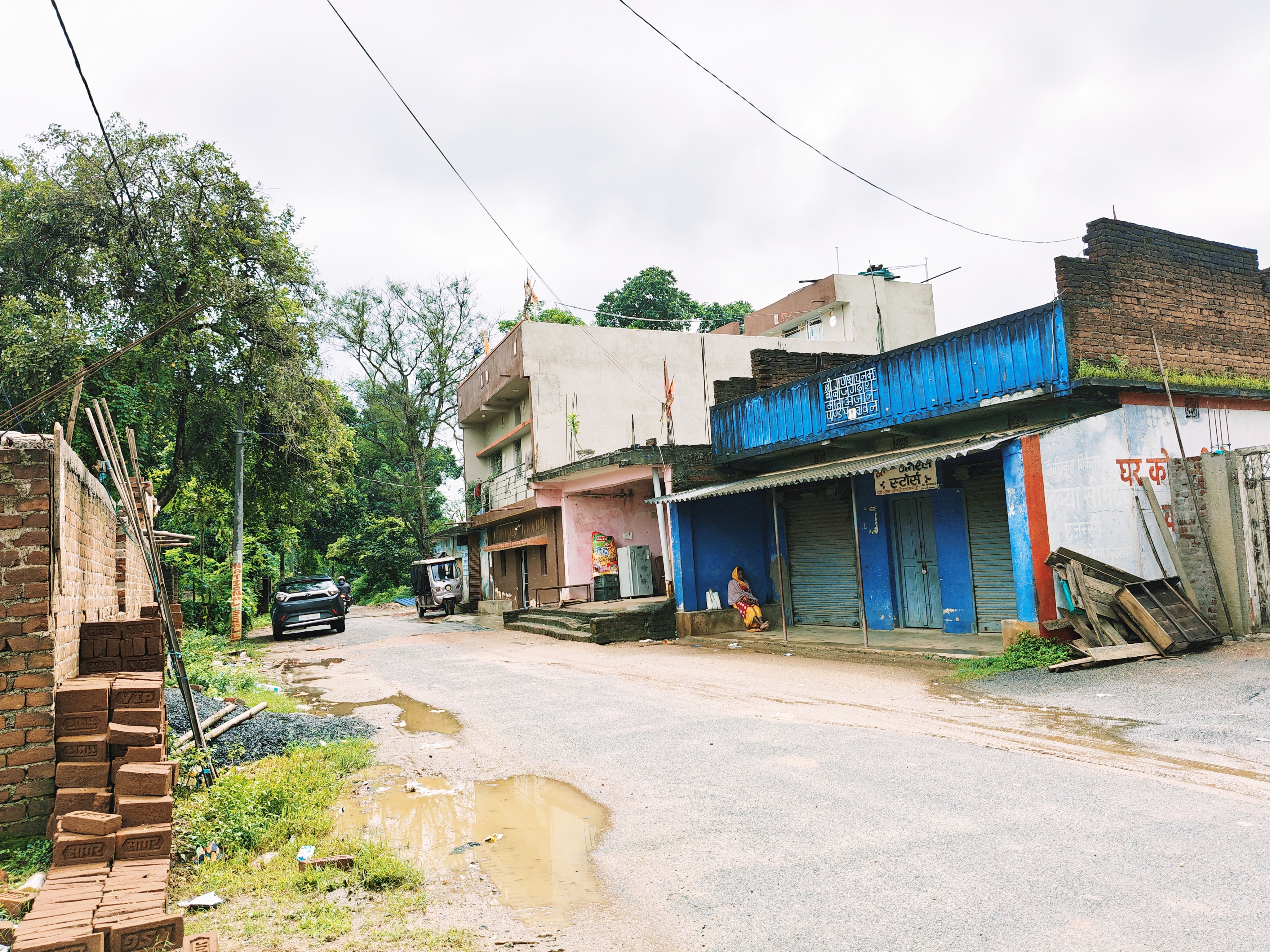 1089 square feet Individual House for sale in Makatpur Okni No 2