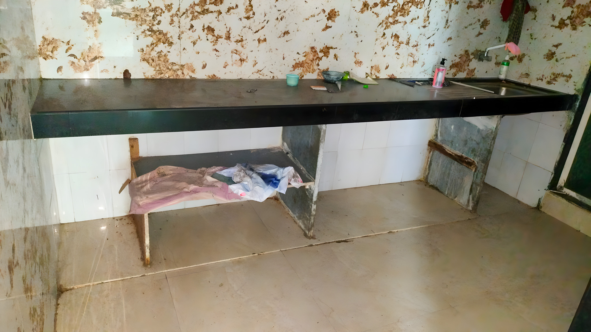 4 BHK Flat for sale in Reyhaan Terrace, Jogeshwari Mumbai — photo 4