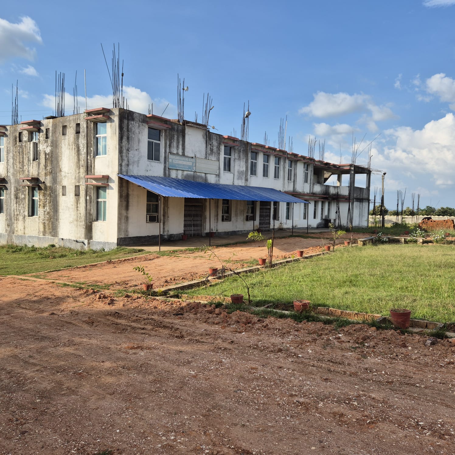 OTHERS USES- EDUCATIONAL INSTITUTE AND VACANT LAND for sale in Meru — photo 1