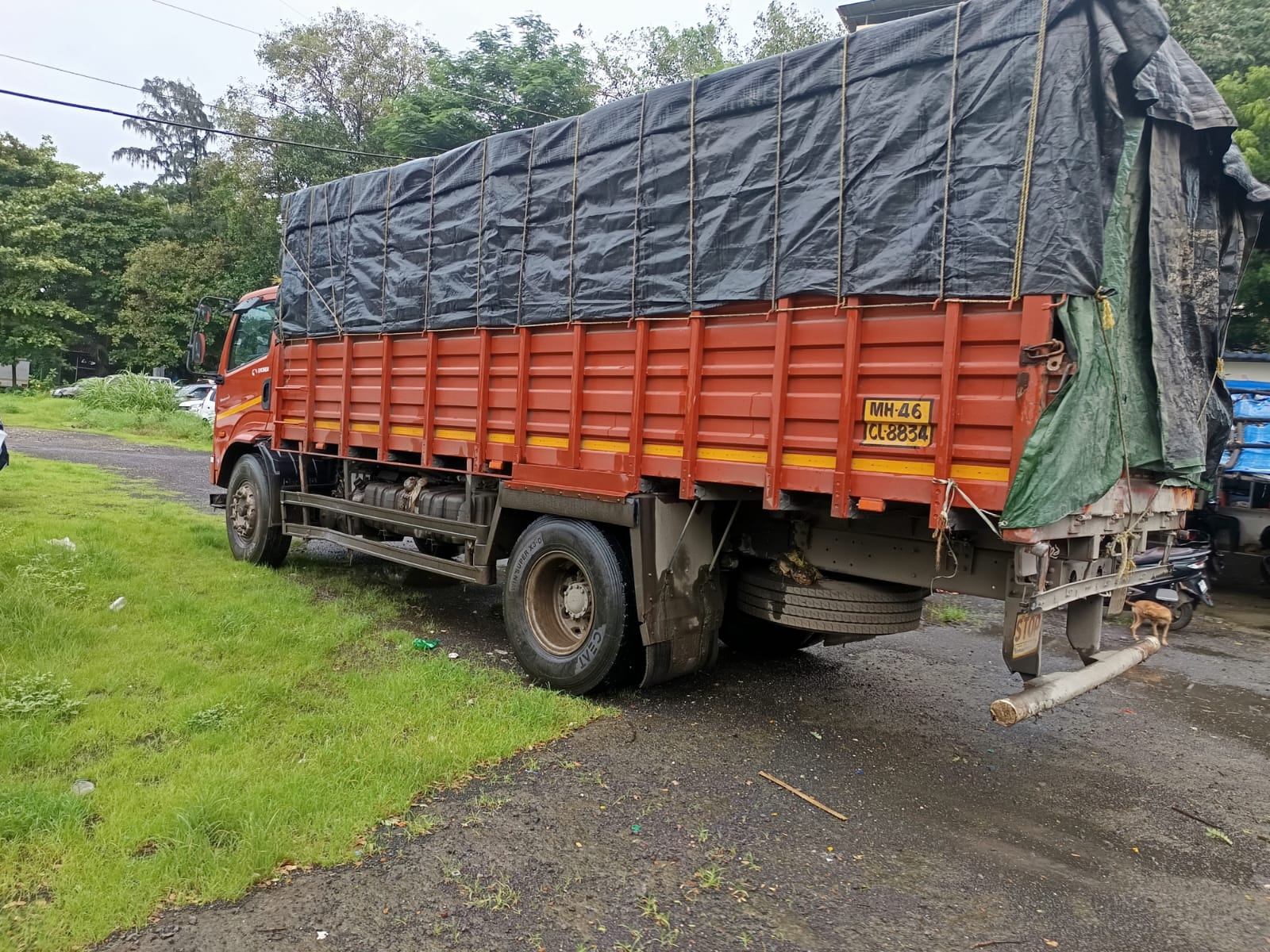 COMMERCIAL VEHICLE for sale in Thane — photo 3