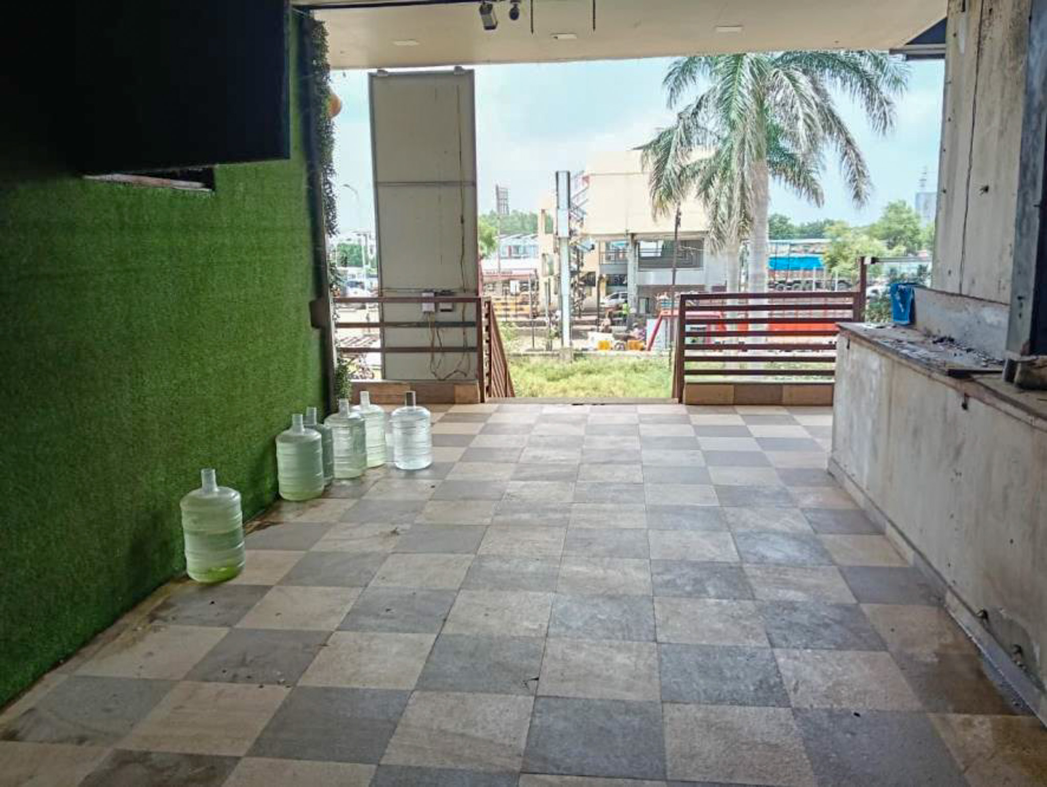 Shops for sale in GIDC Halol 2 — photo 1
