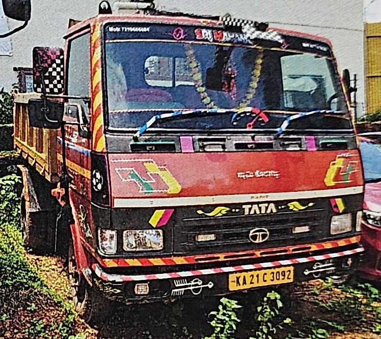 TATA TIPPER GOODS CARRIER WITH REG NO KA21C3092 for sale in GORIGUDDA Mangaluru