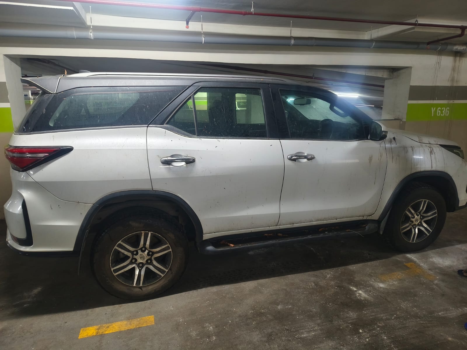 2024 Toyota Legender 4x2 Diesel AT SUV 30000 km 2 years for sale in LODHA BMC PARKING Mumbai — photo 2
