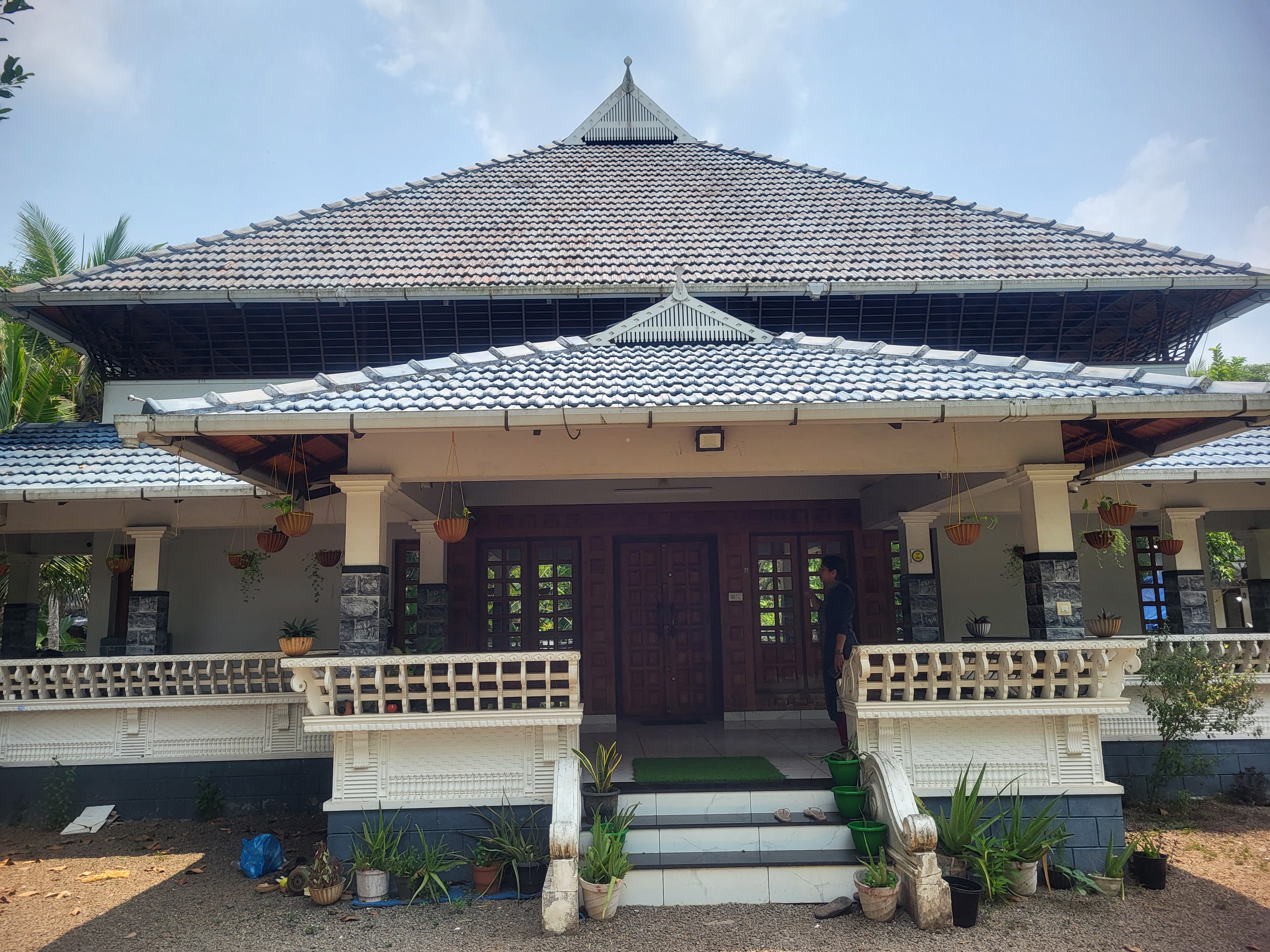 2342 square feet Individual House for sale in ALATHOOR JUNCTION - NEAR MADATHARA KALLADA BHAGAVATHI TEMPLE ROAD Kallur Thekkummuri