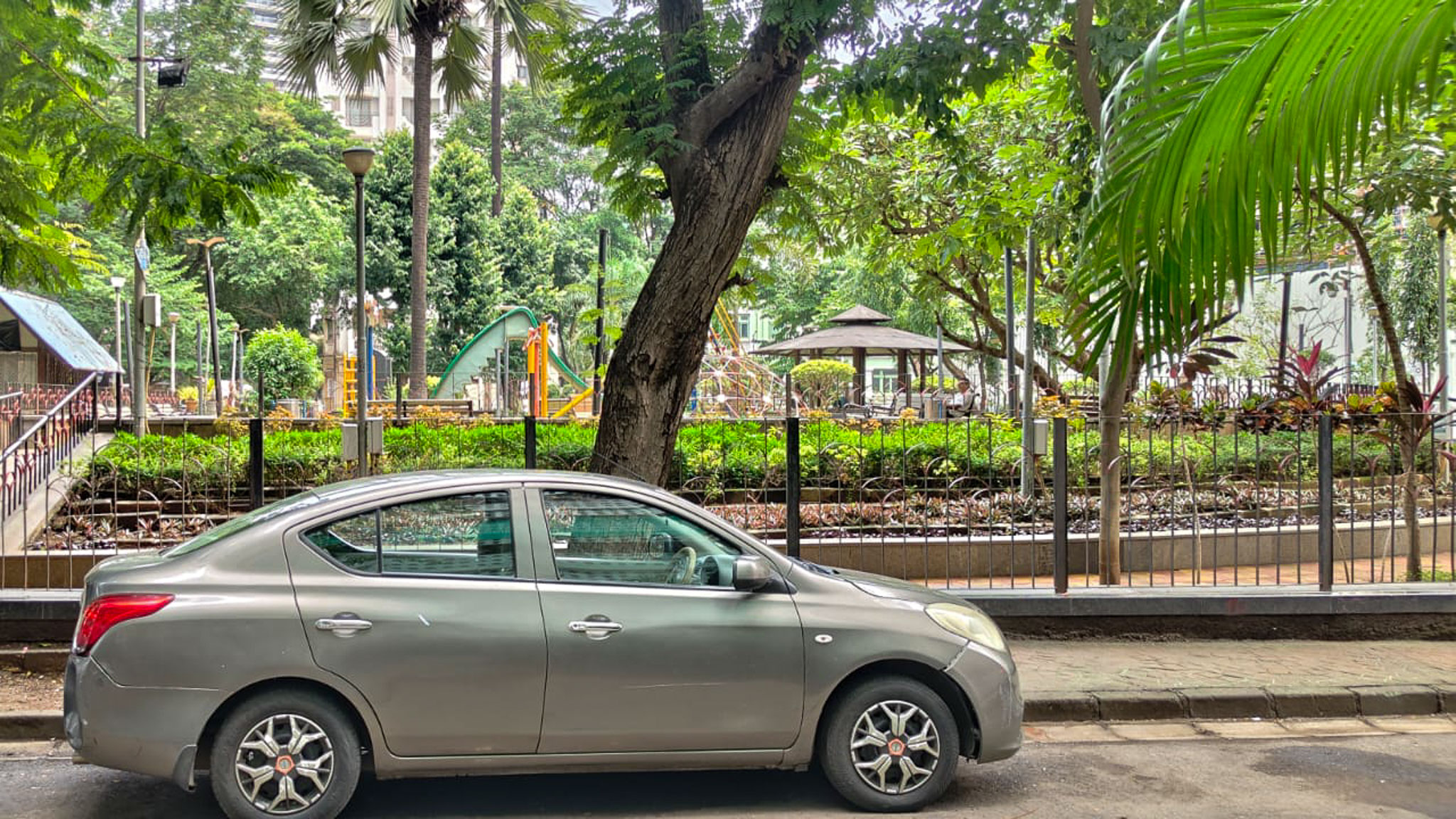 7 BHK Flat for sale in Shree Krishna Niwas, Matunga Mumbai — photo 4