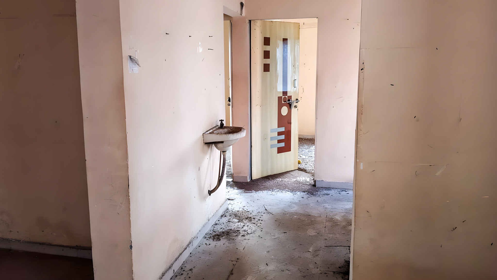 Flat for sale in Surat — photo 1