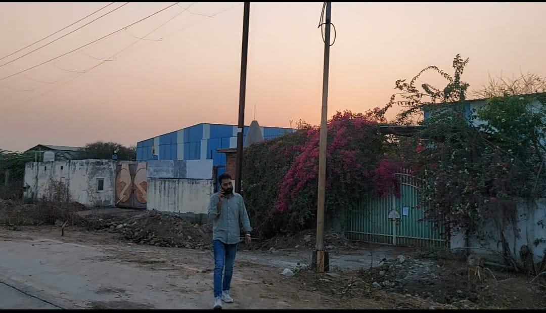 Plot Office and Profile Sheet Shed for sale in Industrial Area Malanpur — photo 2