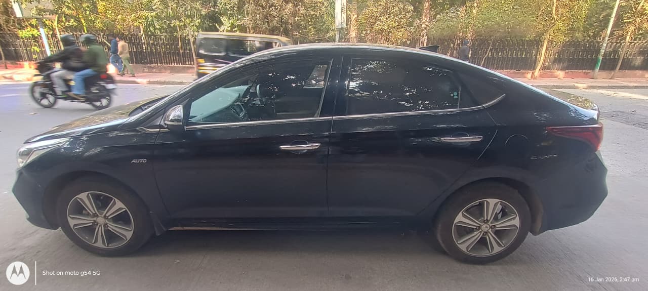 CAR HYUNDAI VERNA 1.6 VTVT AUTO SX(O), PETROL. ENGINE NO.:G4FGJU535050 VEHICLE NO.HR26DW3494 for sale in GURGAON Gurugram — photo 2