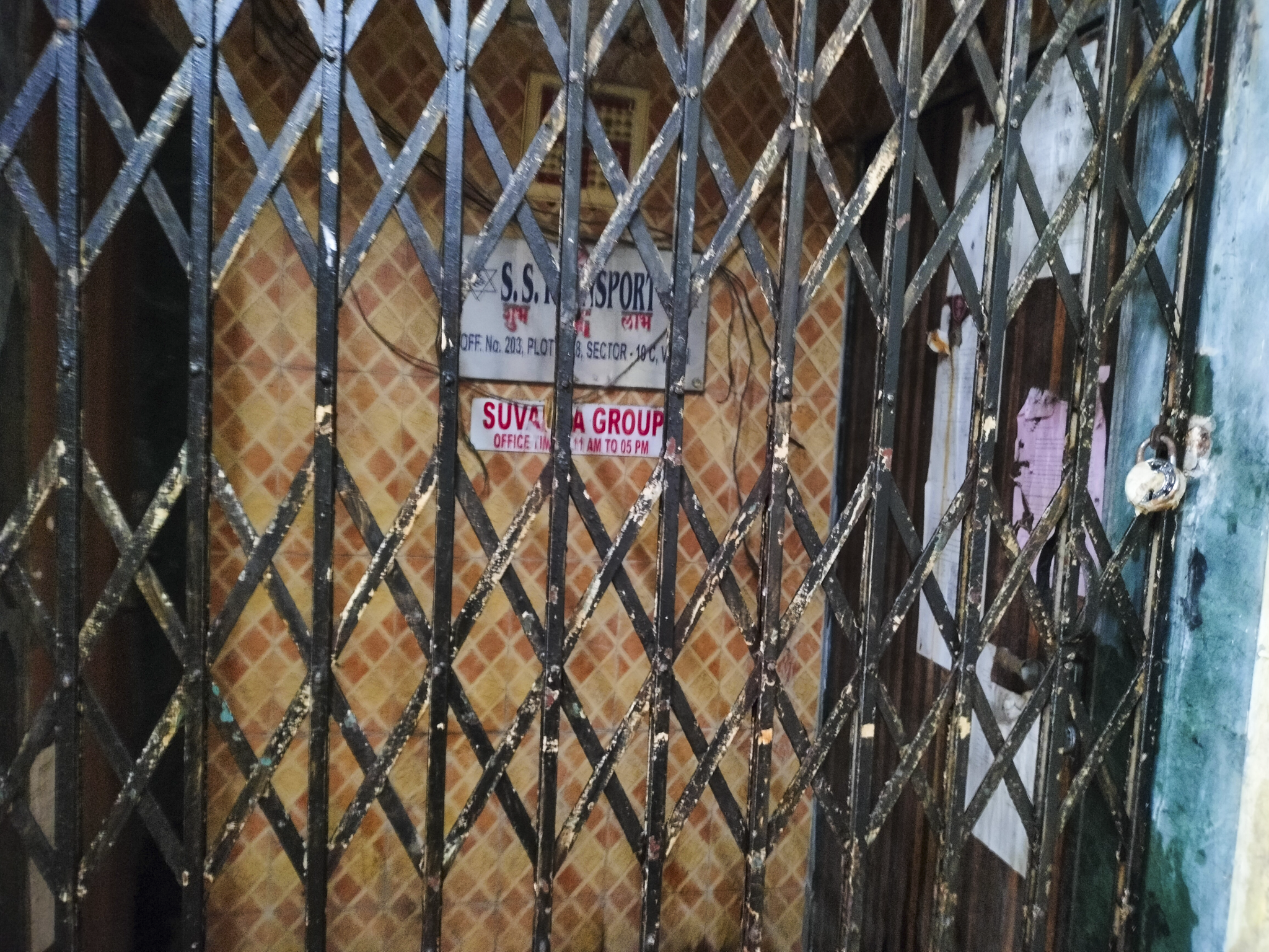 906 square feet Godowns for sale in VASHI Navi Mumbai — photo 3