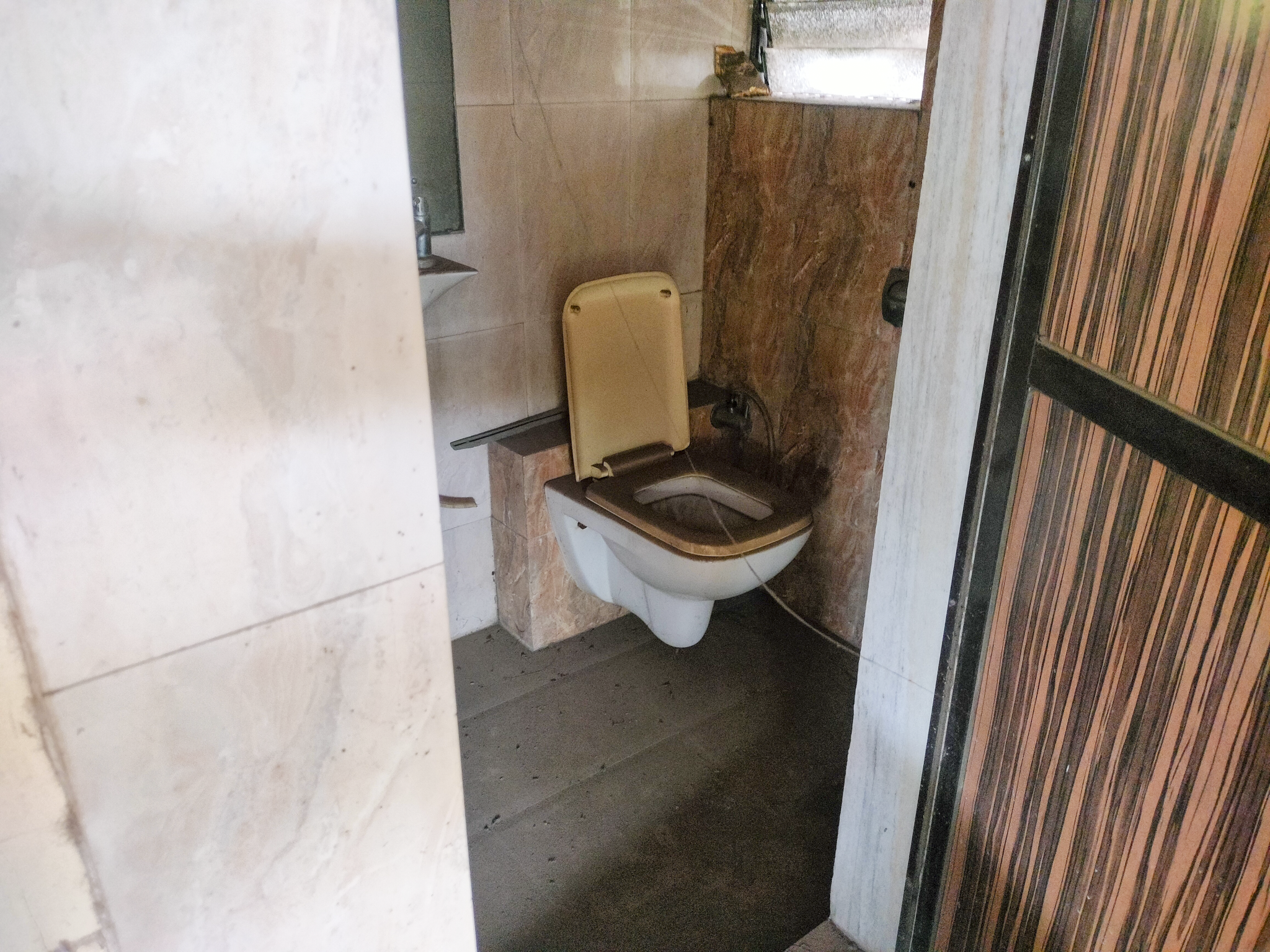 906 square feet Godowns for sale in VASHI Navi Mumbai — photo 12