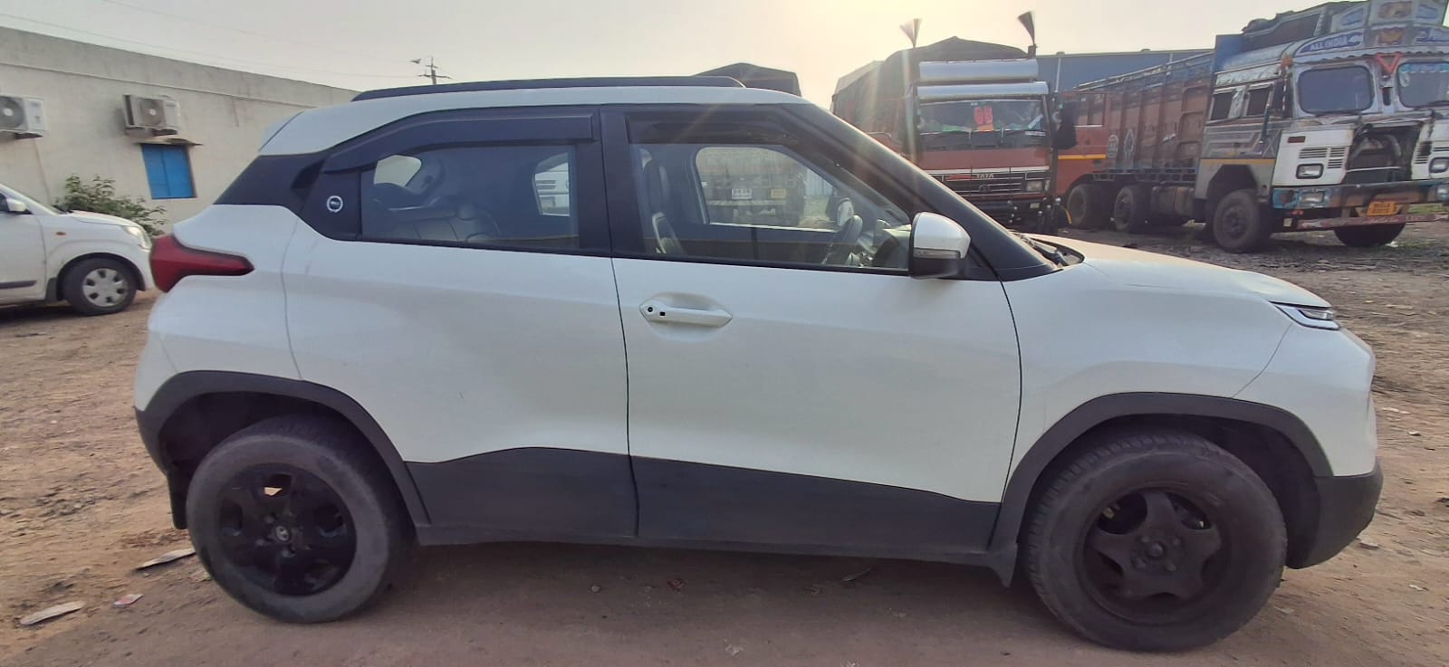 2023 Tata Punch Pure MT SUV 17256 km 2 years for sale in VISHAL PARKING Ahmedabad — photo 2