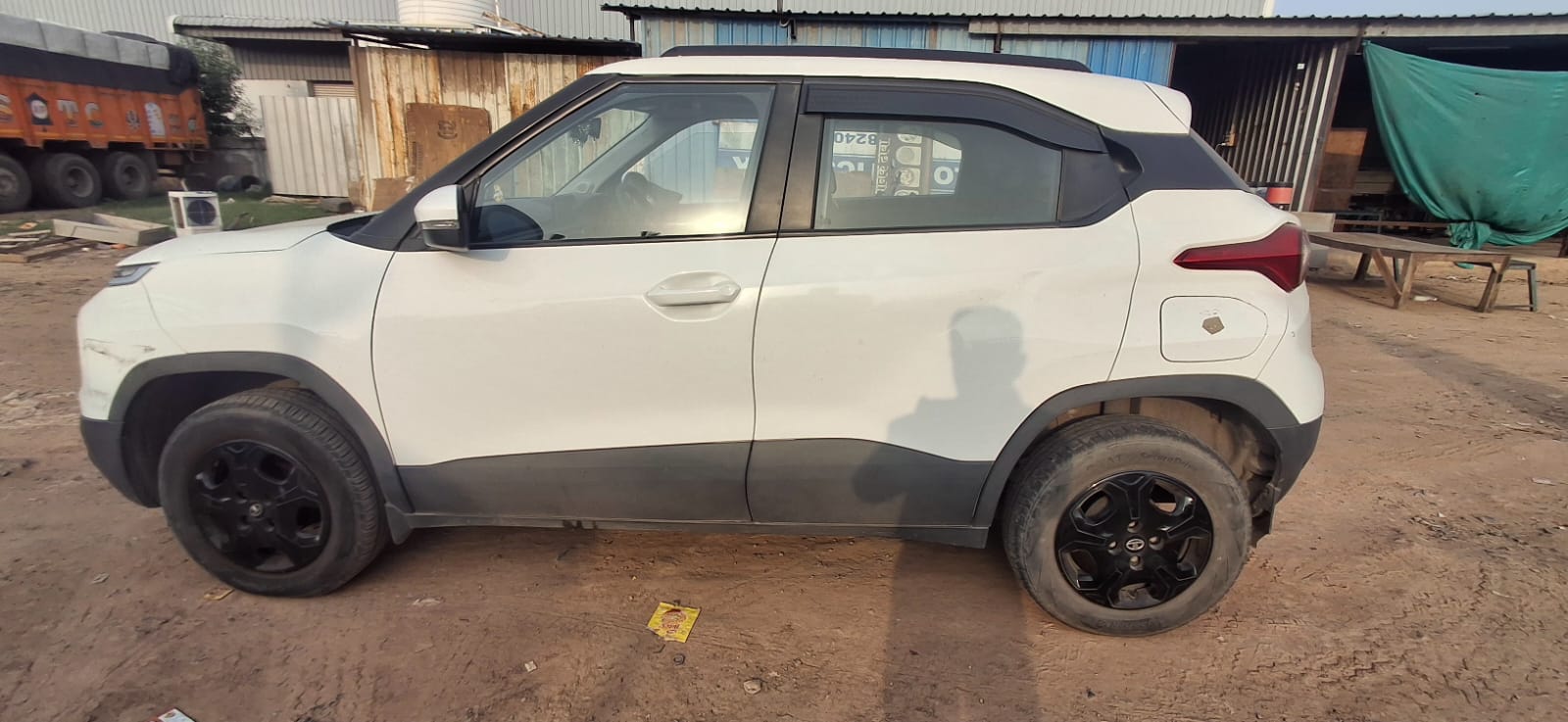 2023 Tata Punch Pure MT SUV 17256 km 2 years for sale in VISHAL PARKING Ahmedabad — photo 4