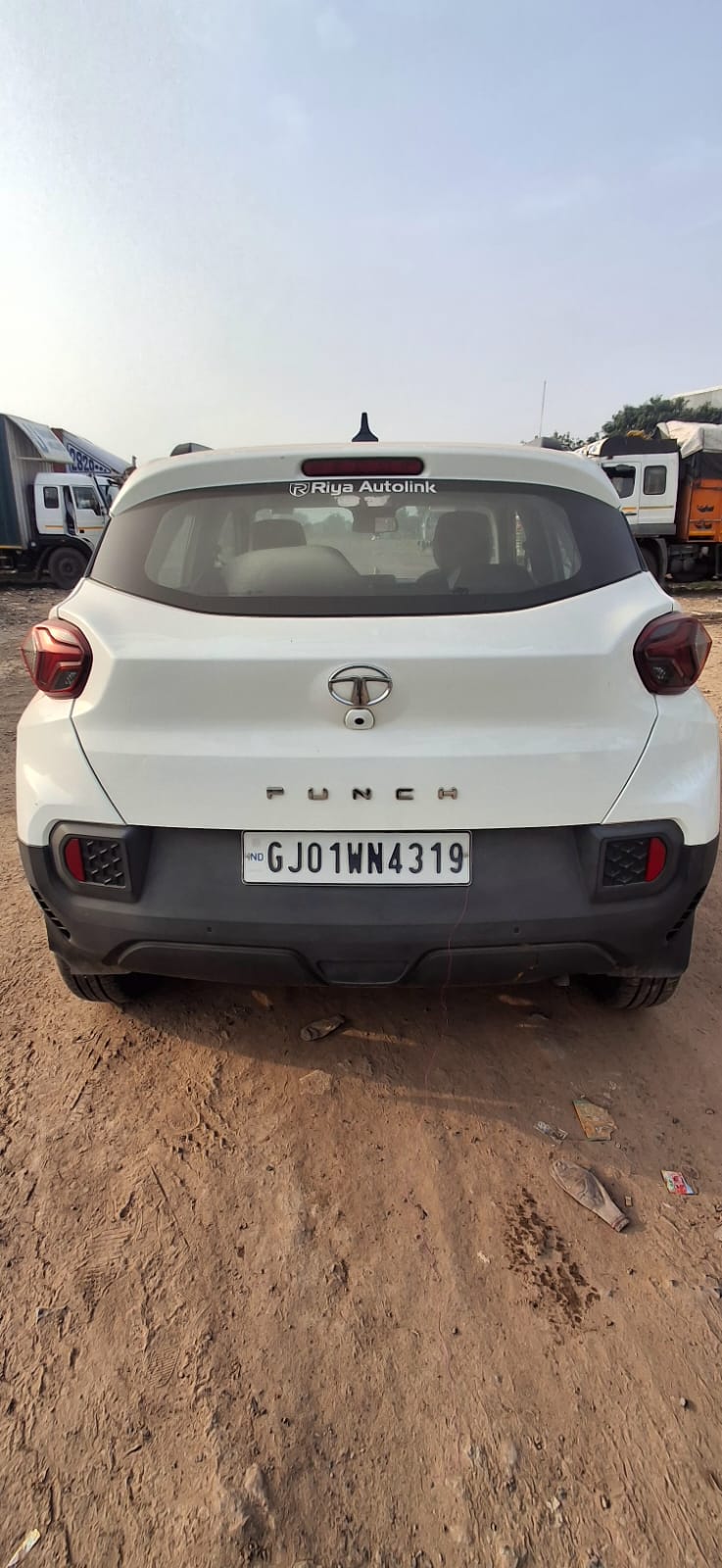 2023 Tata Punch Pure MT SUV 17256 km 2 years for sale in VISHAL PARKING Ahmedabad — photo 3