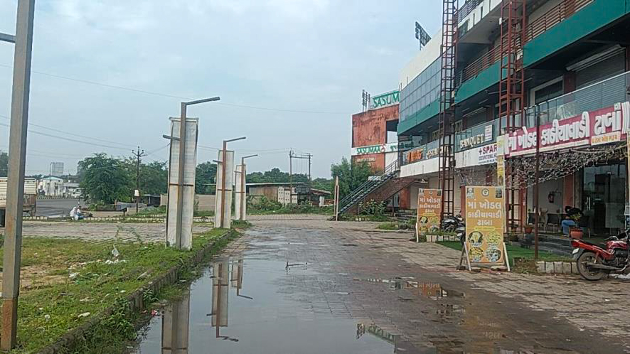 173.28 square meter Shops for sale in GIDC Halol 2 — photo 1