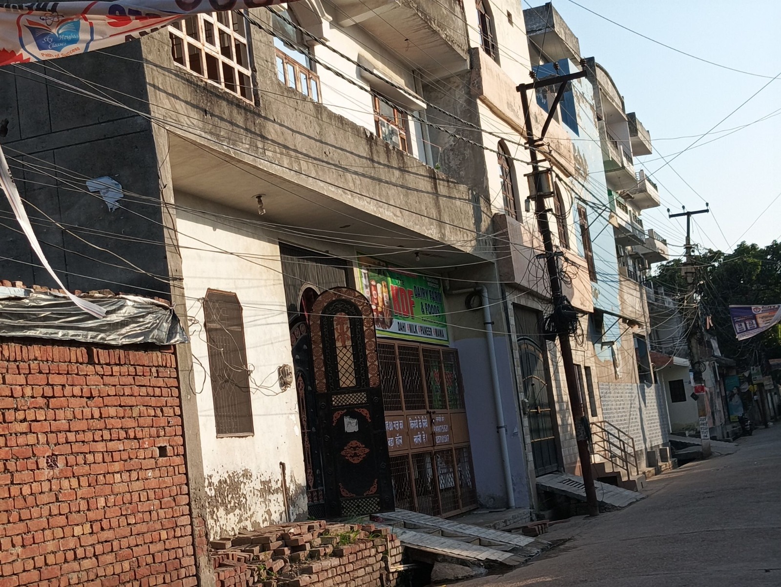 92.9 square meter Flat for sale in Aligarh — photo 1