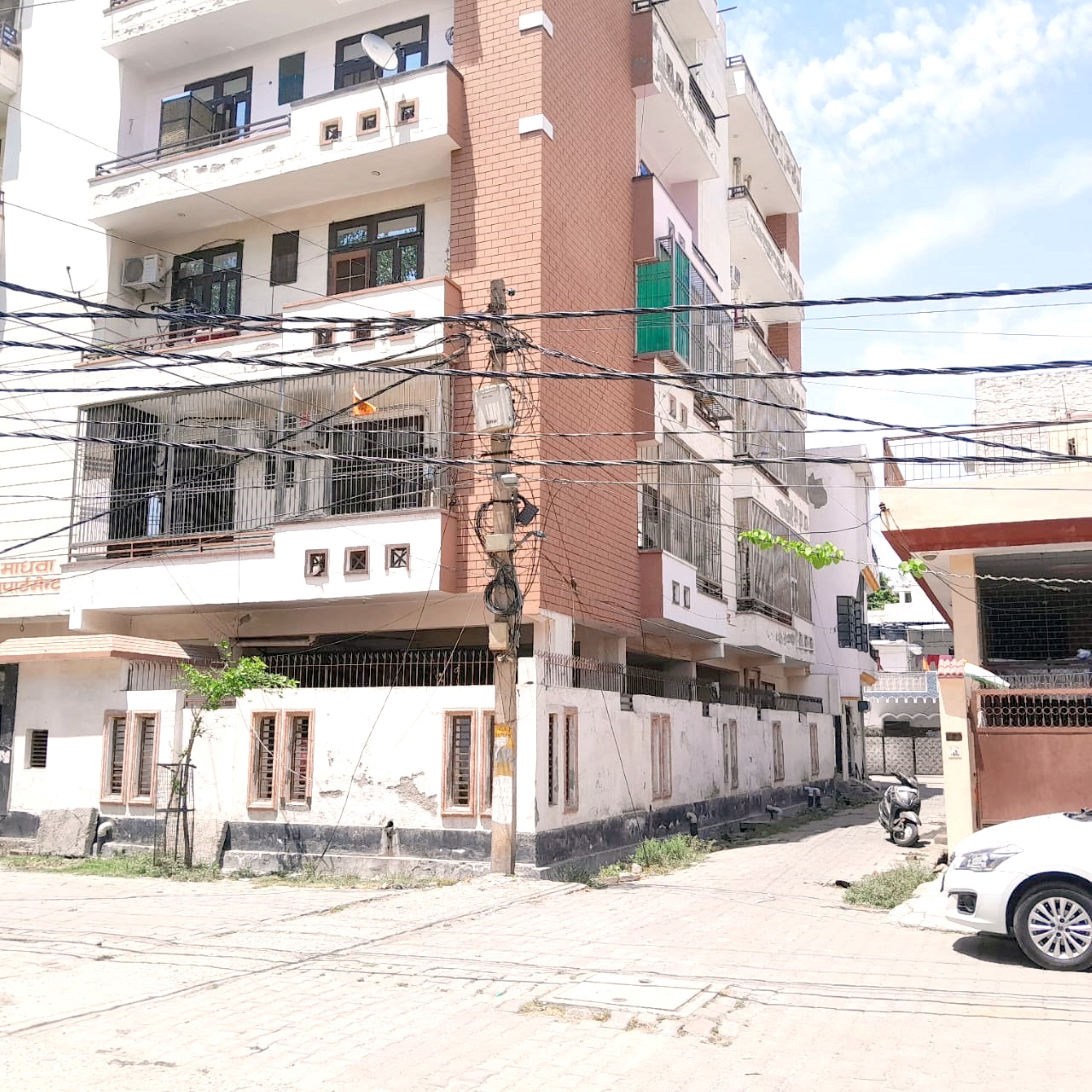 Flat for sale in Aligarh — photo 1