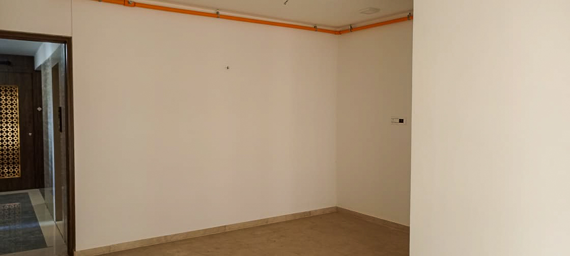 2 BHK Flat for sale in PLATIMUM LIFE B WING, Near D N Nagar Metro Station Mumbai — photo 4