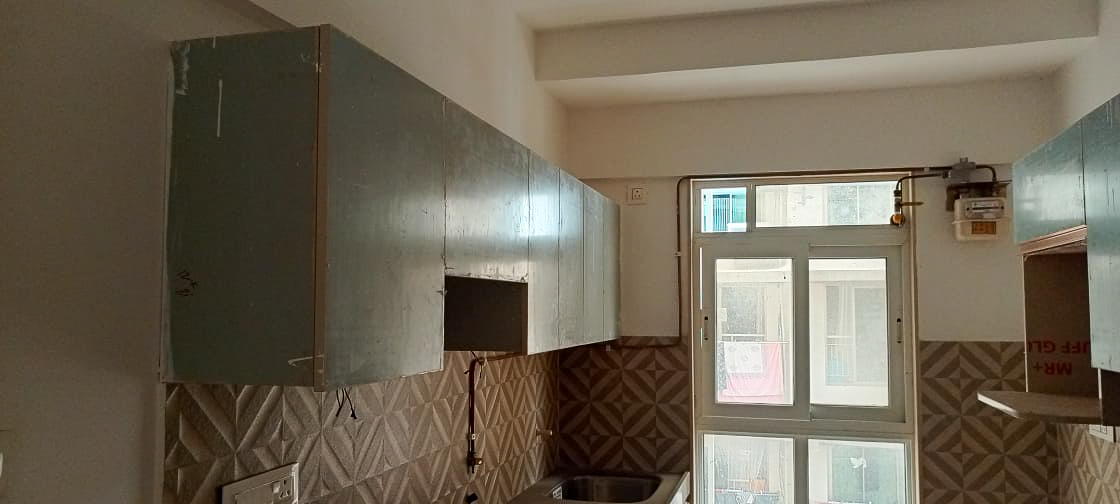 2 BHK Flat for sale in PLATIMUM LIFE B WING, Near D N Nagar Metro Station Mumbai