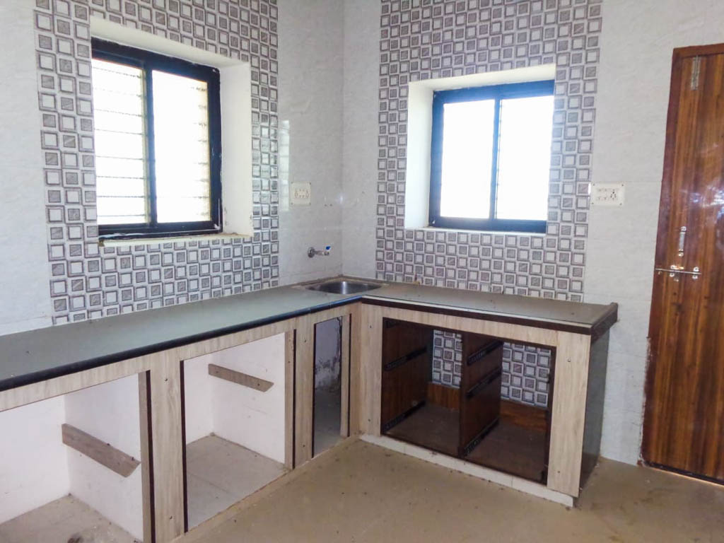 4 BHK Individual House for sale in Sahajanand Park Land, Middle Class Locality. Property is located in Mirzapar Village. Bhuj — photo 3
