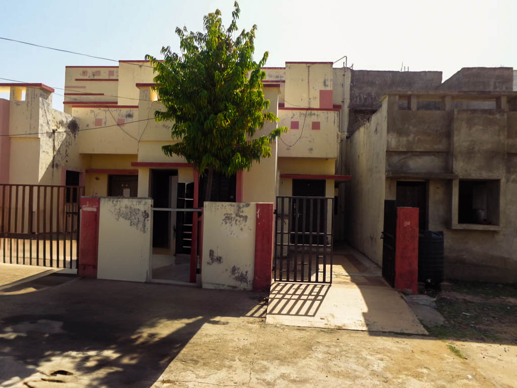 4 BHK Individual House for sale in Sahajanand Park Land, Middle Class Locality. Property is located in Mirzapar Village. Bhuj — photo 1