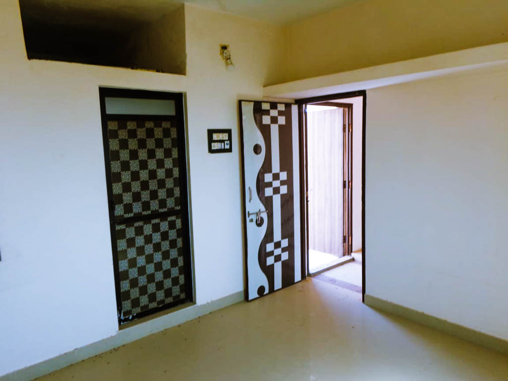 4 BHK Individual House for sale in Sahajanand Park Land, Middle Class Locality. Property is located in Mirzapar Village. Bhuj — photo 5