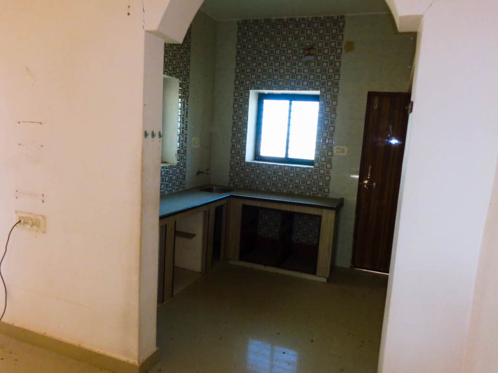 4 BHK Individual House for sale in Sahajanand Park Land, Middle Class Locality. Property is located in Mirzapar Village. Bhuj — photo 8