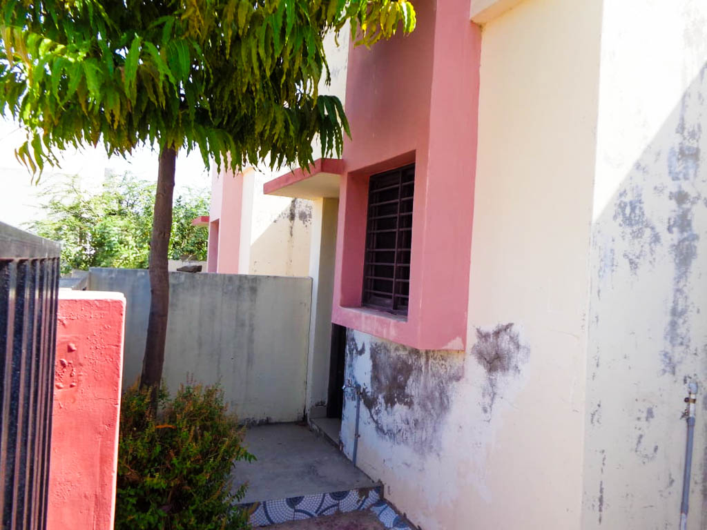 4 BHK Individual House for sale in Sahajanand Park Land, Middle Class Locality. Property is located in Mirzapar Village. Bhuj — photo 19