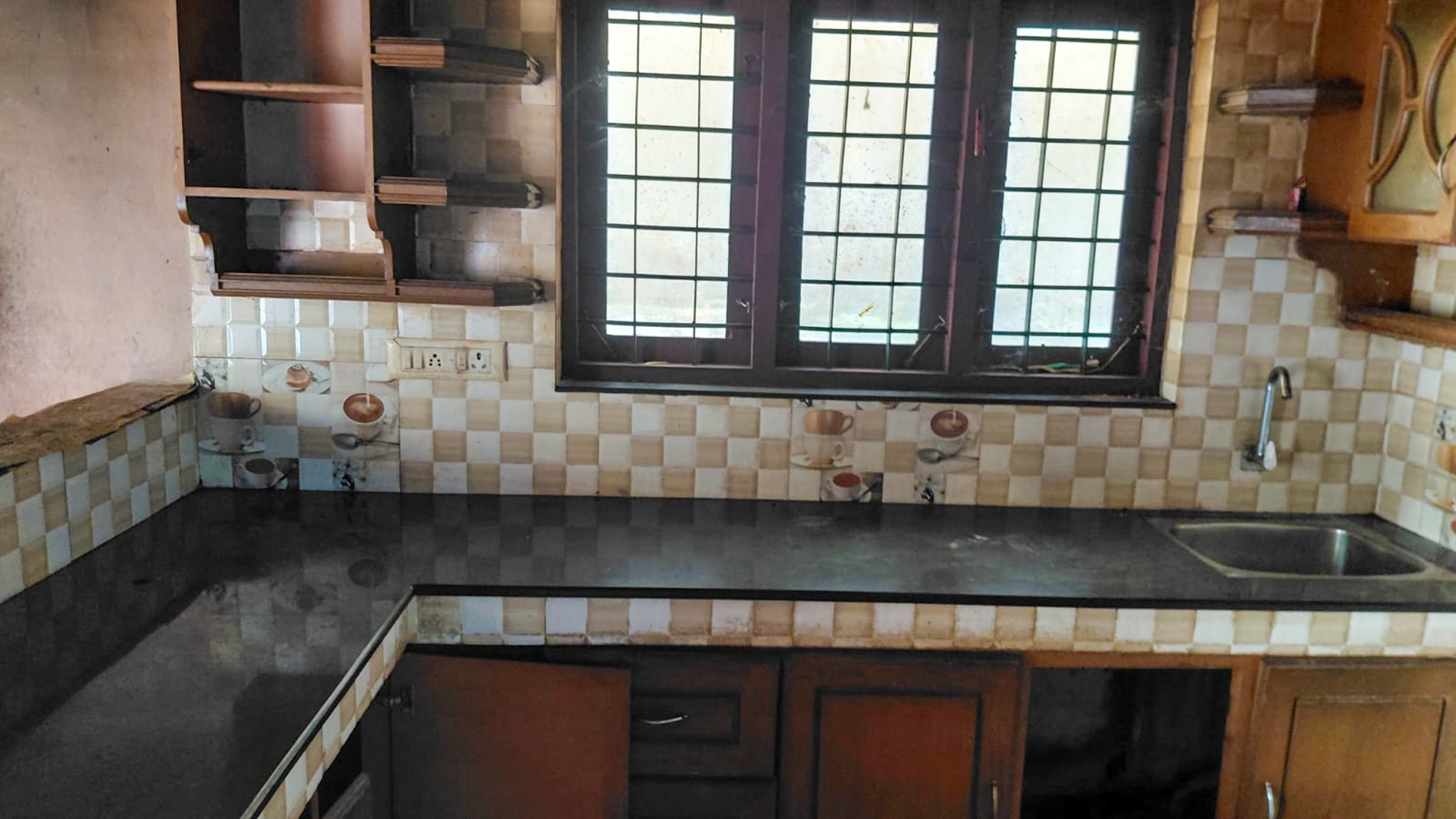 2 BHK Individual House for sale in SREENATH AND ASWATHY, Near Anthiyoorkonam Junction Malayinkeezhu — photo 13