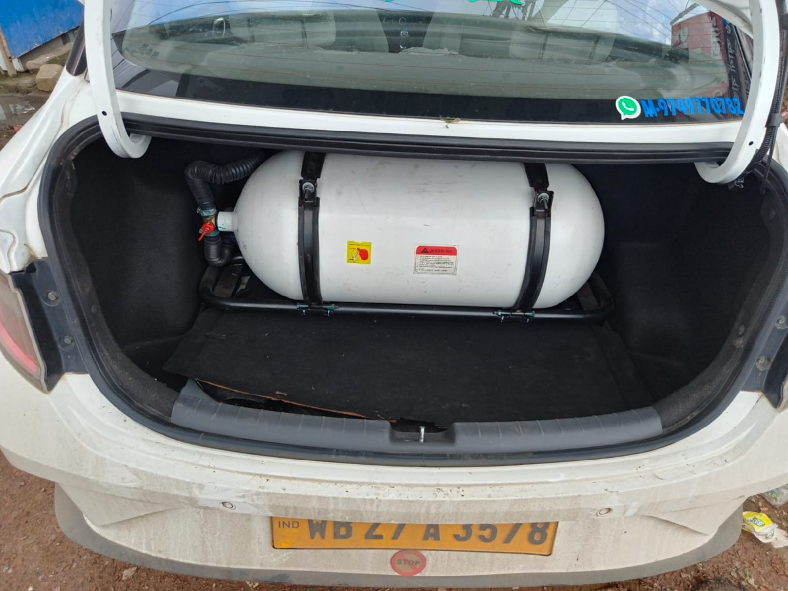 2025 Hyundai Aura E 1.2 Petrol MT Sedan 1 year for sale in BENGAL PARKING Koyra — photo 6