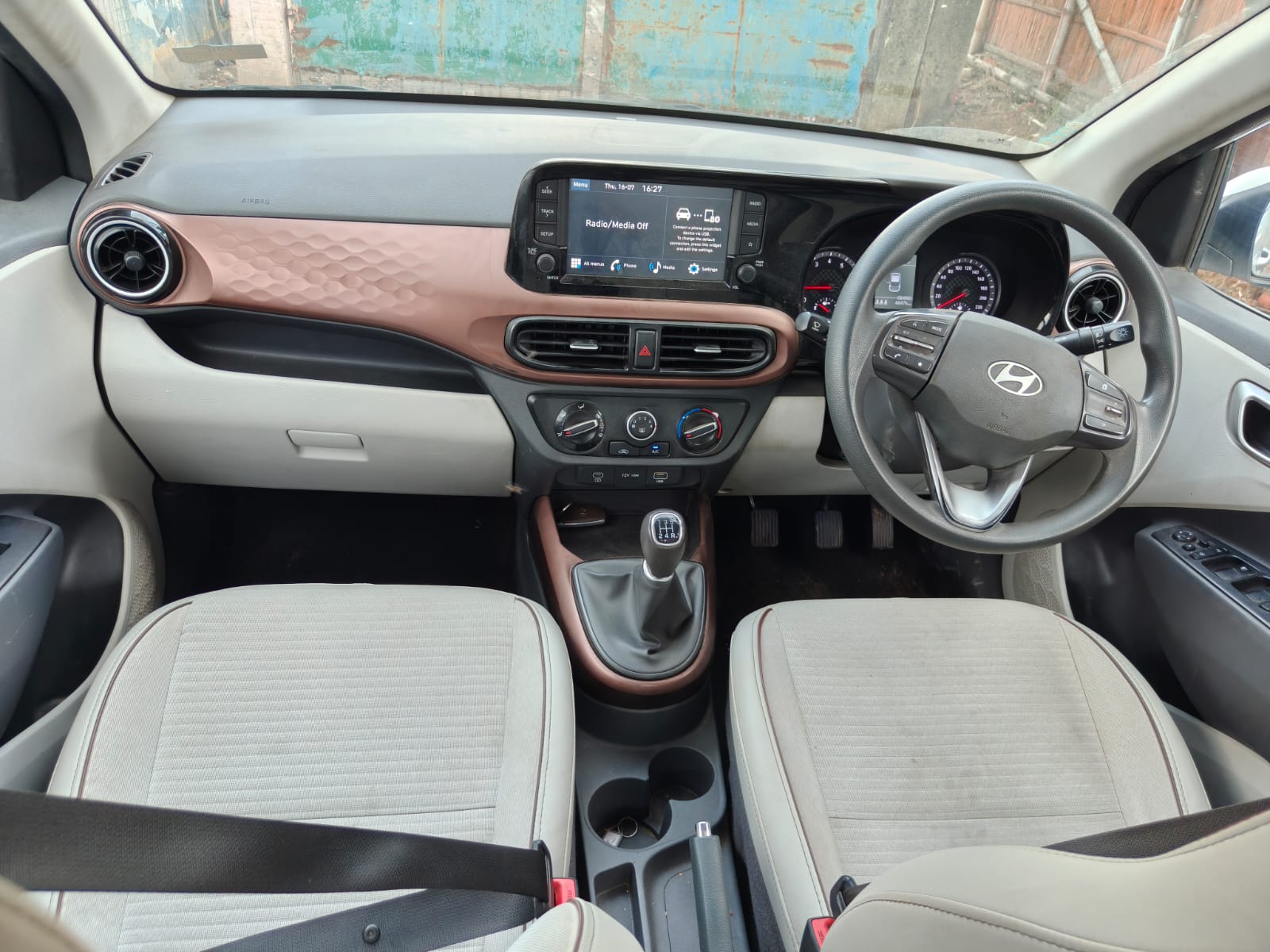 2025 Hyundai Aura E 1.2 Petrol MT Sedan 1 year for sale in BENGAL PARKING Koyra — photo 10