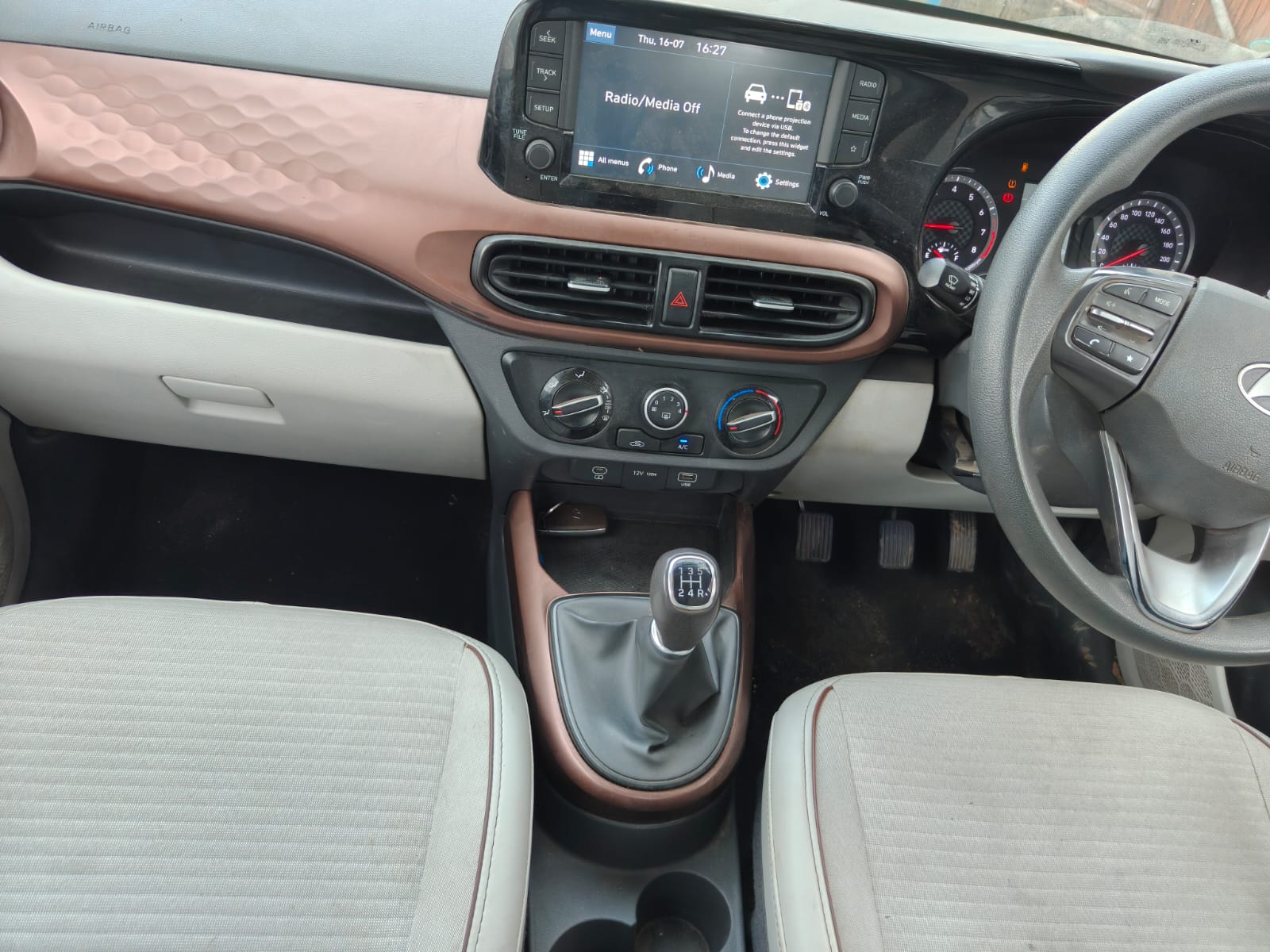 2025 Hyundai Aura E 1.2 Petrol MT Sedan 1 year for sale in BENGAL PARKING Koyra — photo 12