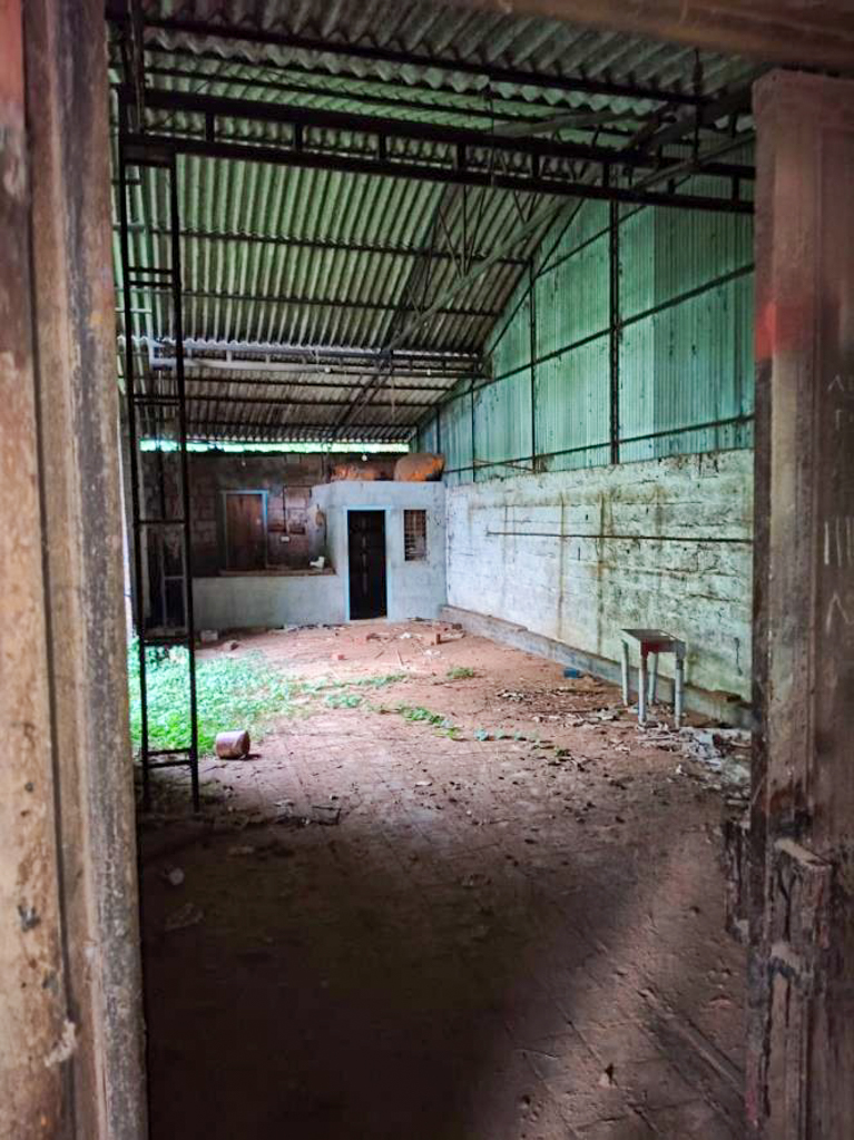 A Double Storied RCC Building and a Single storied AC Sheet Shed for sale in Nilambur Manjeri — photo 5