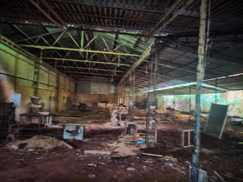 A Double Storied RCC Building and a Single storied AC Sheet Shed for sale in Nilambur Manjeri — photo 8