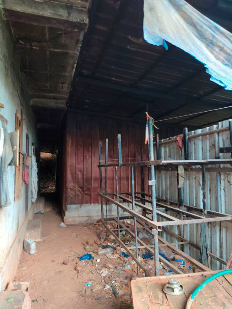 A Double Storied RCC Building and a Single storied AC Sheet Shed for sale in Nilambur Manjeri — photo 12