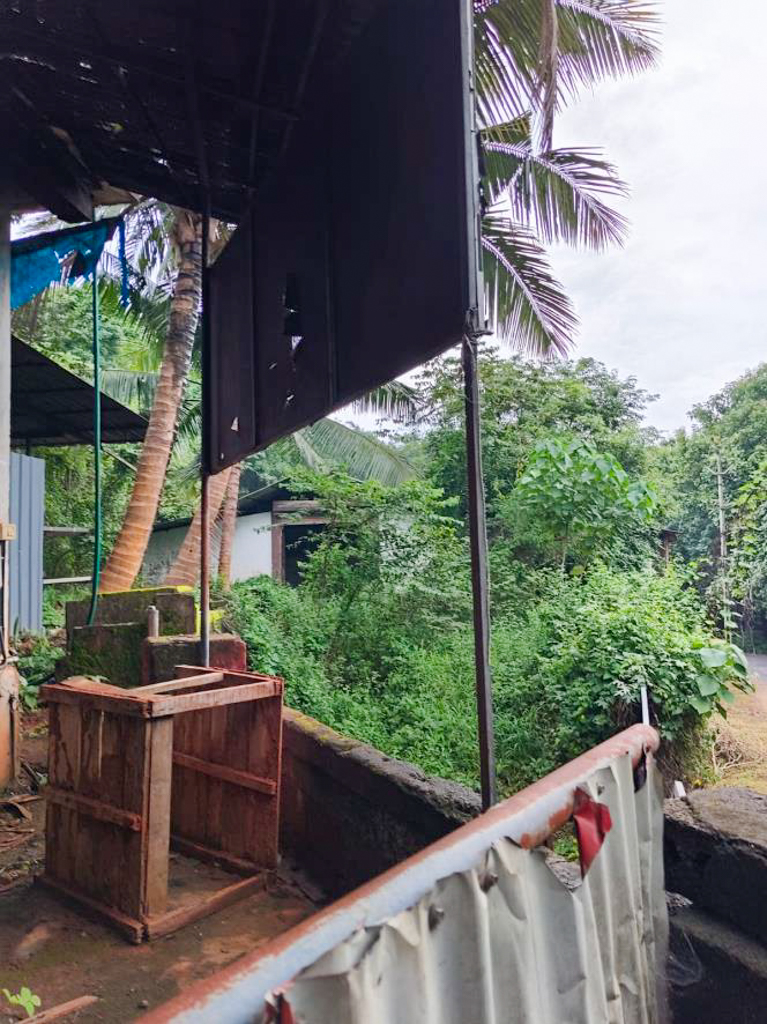 A Double Storied RCC Building and a Single storied AC Sheet Shed for sale in Nilambur Manjeri — photo 1
