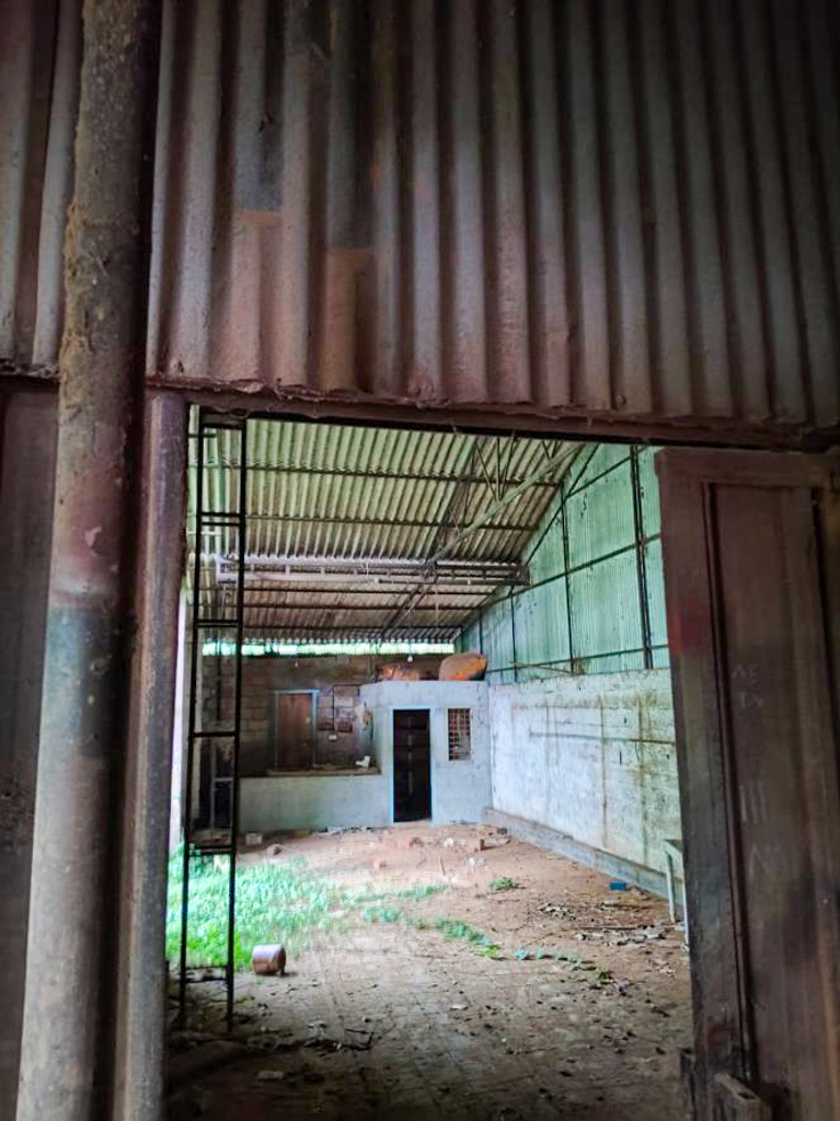 A Double Storied RCC Building and a Single storied AC Sheet Shed for sale in Nilambur Manjeri — photo 2