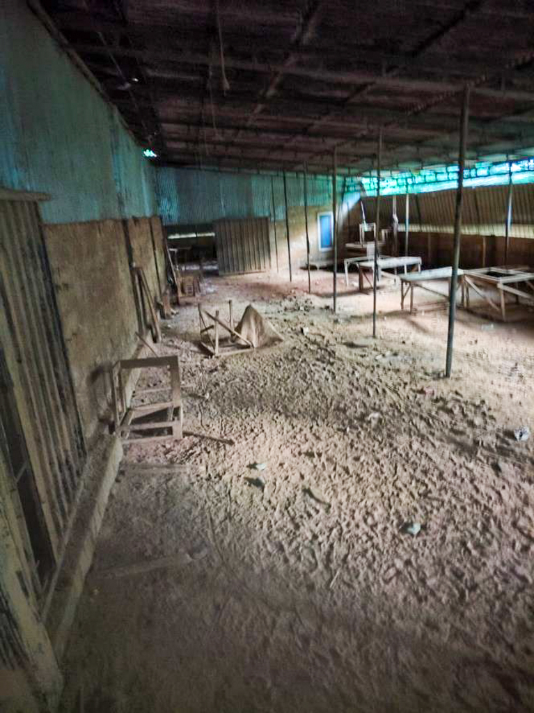 A Double Storied RCC Building and a Single storied AC Sheet Shed for sale in Nilambur Manjeri — photo 4