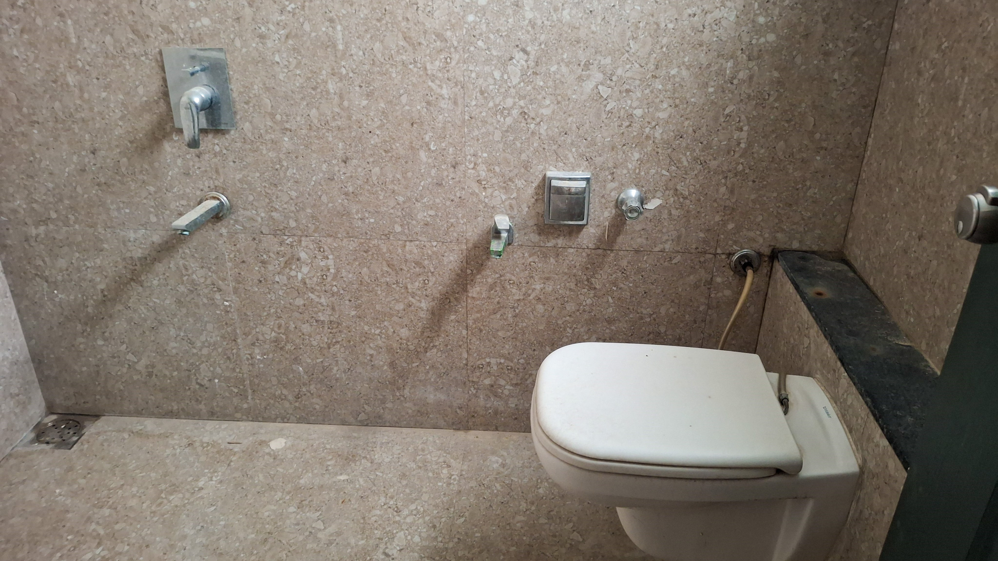 1460 square feet Flat for sale in Vadodara — photo 9