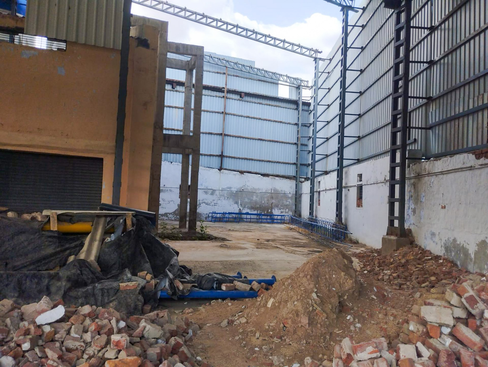 Industrial Plot with Factory Building for sale in VILLAGE BUDASAN, KADI, MEHSANA Kadi — photo 5