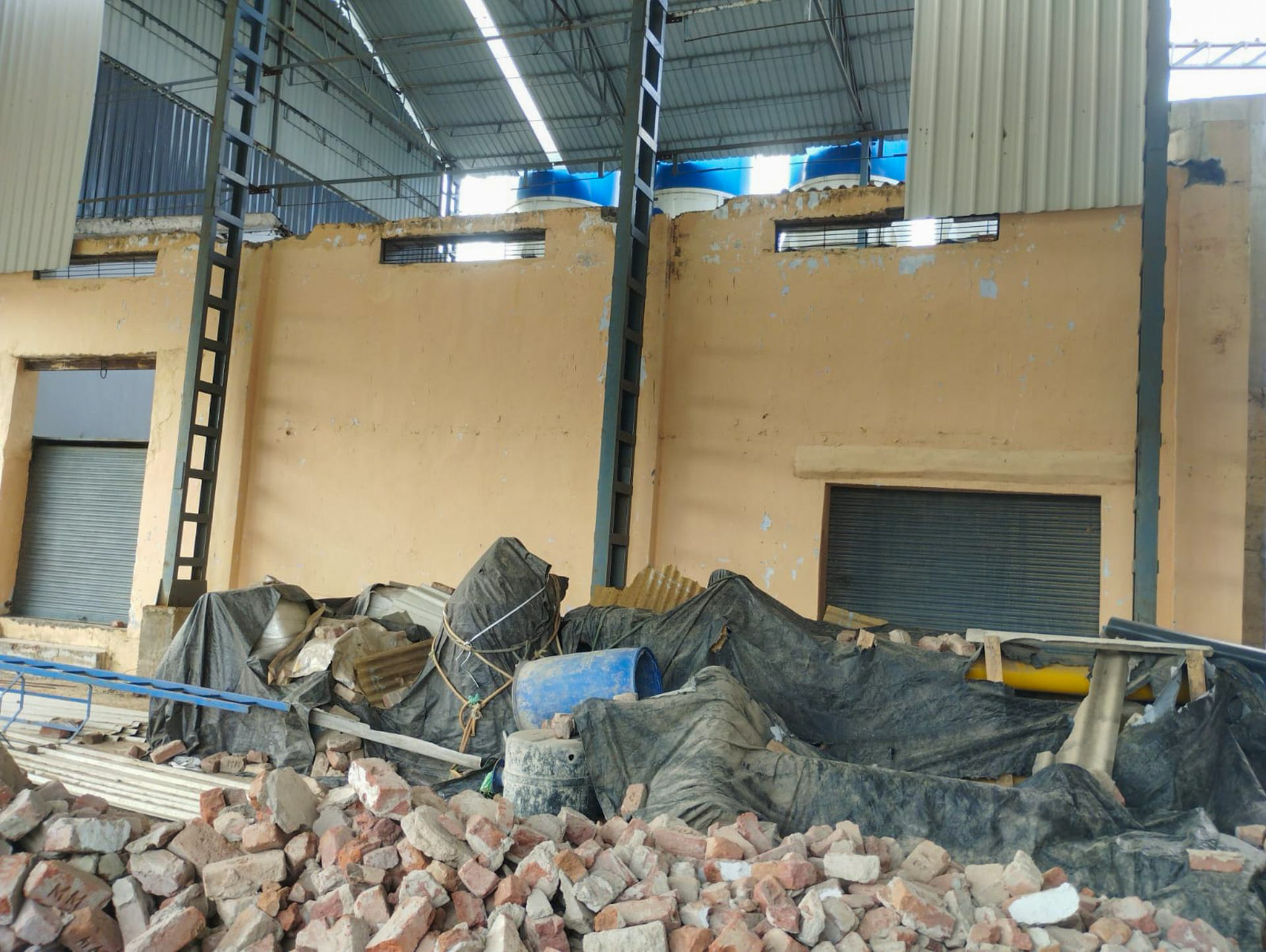 Industrial Plot with Factory Building for sale in VILLAGE BUDASAN, KADI, MEHSANA Kadi — photo 9