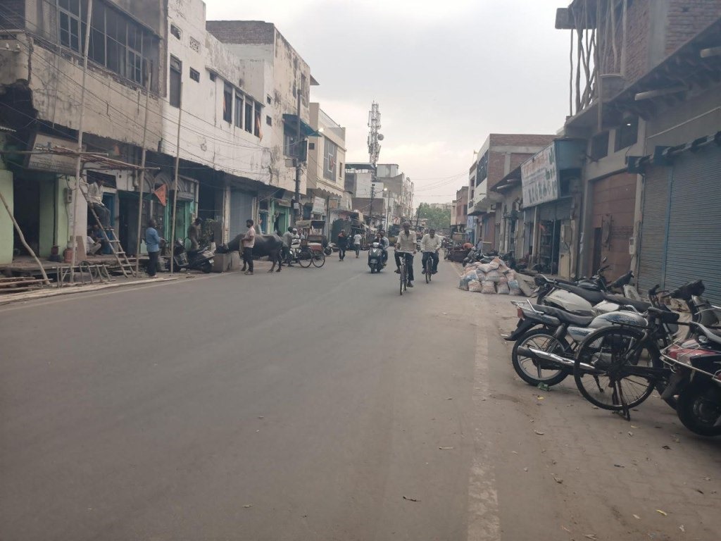 Flat for sale in Agra — photo 2